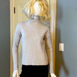 Gray and white crop sweater by tahari